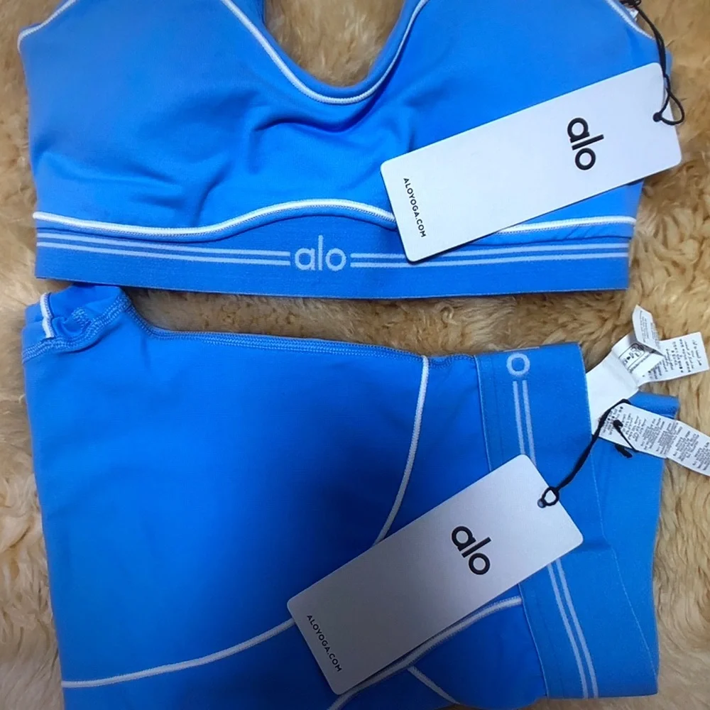 ALO Yoga Sky Blue Seamless Sports Bra with Legging Set